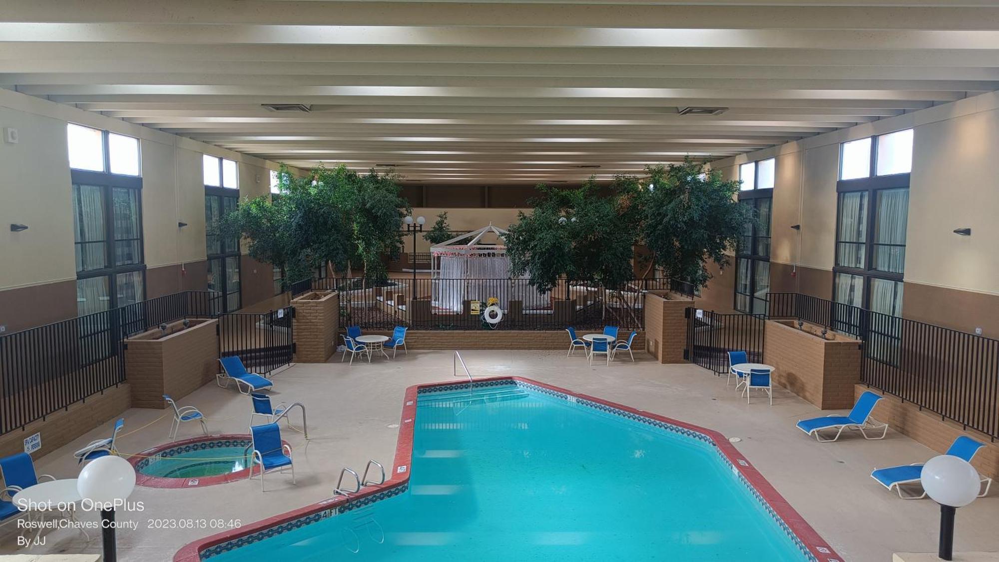 Clarion Inn & Suites, Roswell Exterior photo